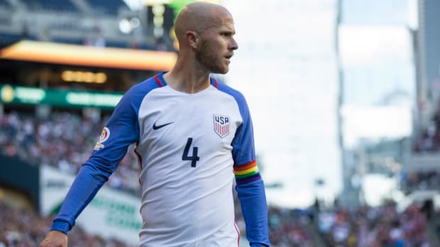 michael-bradley-armband-euros.jpg